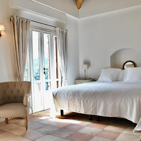 Apricus Boutique Apricale