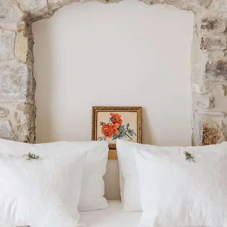 Apricus Boutique 4*