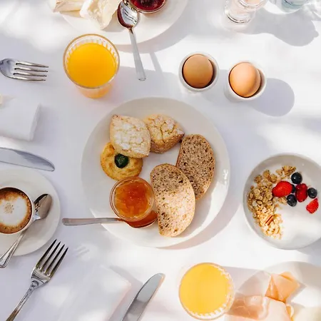 Apricus Boutique Bed and Breakfast 4*