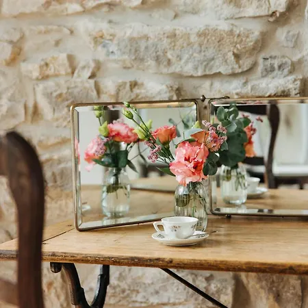 Couette-café Apricus Boutique 4*