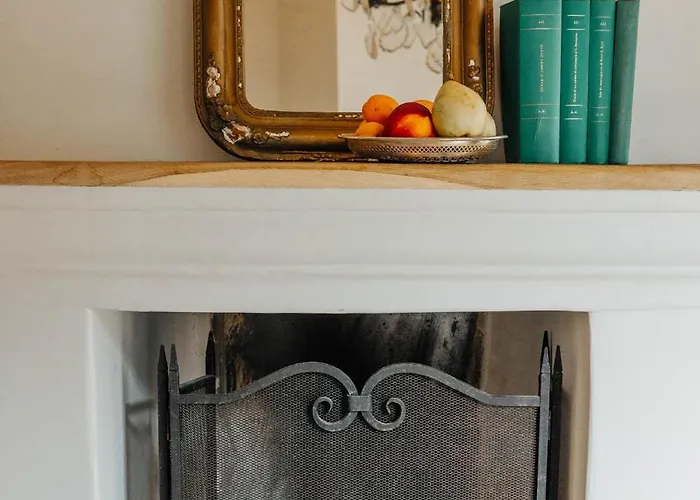 Apricus Boutique Bed & Breakfast