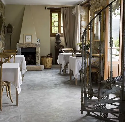 לינה וארוחת בוקר Apricus Boutique 4*